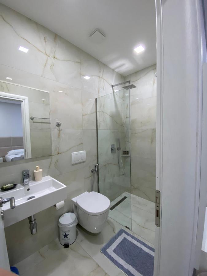 סרנדה Edina By Hp Hotel מראה חיצוני תמונה