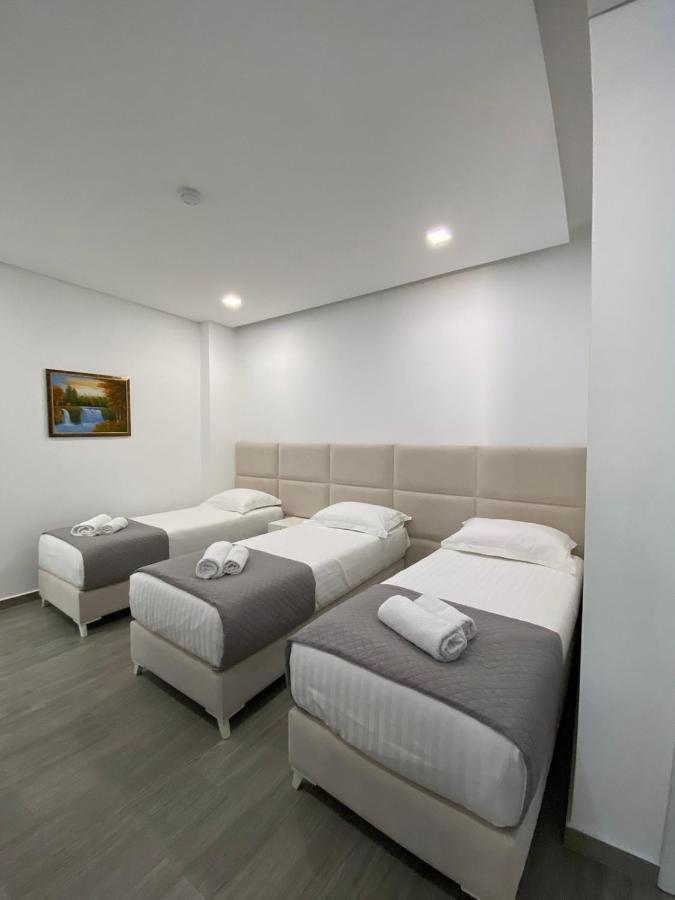 סרנדה Edina By Hp Hotel מראה חיצוני תמונה