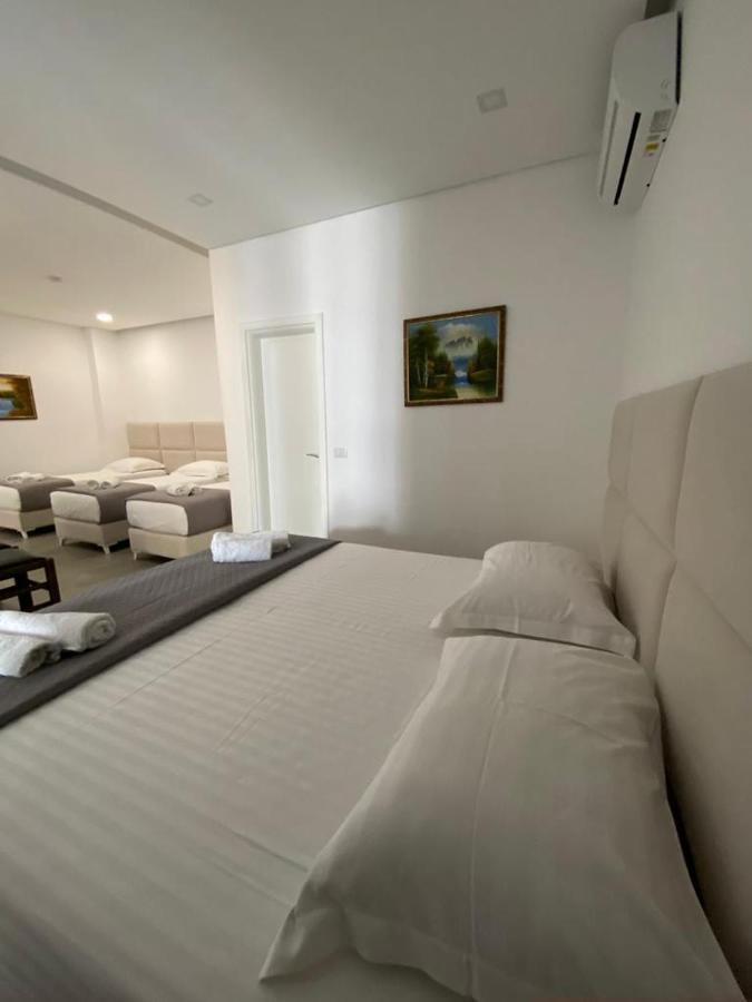 סרנדה Edina By Hp Hotel מראה חיצוני תמונה