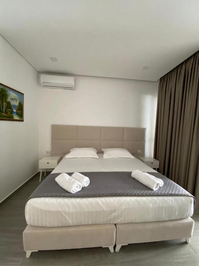 סרנדה Edina By Hp Hotel מראה חיצוני תמונה