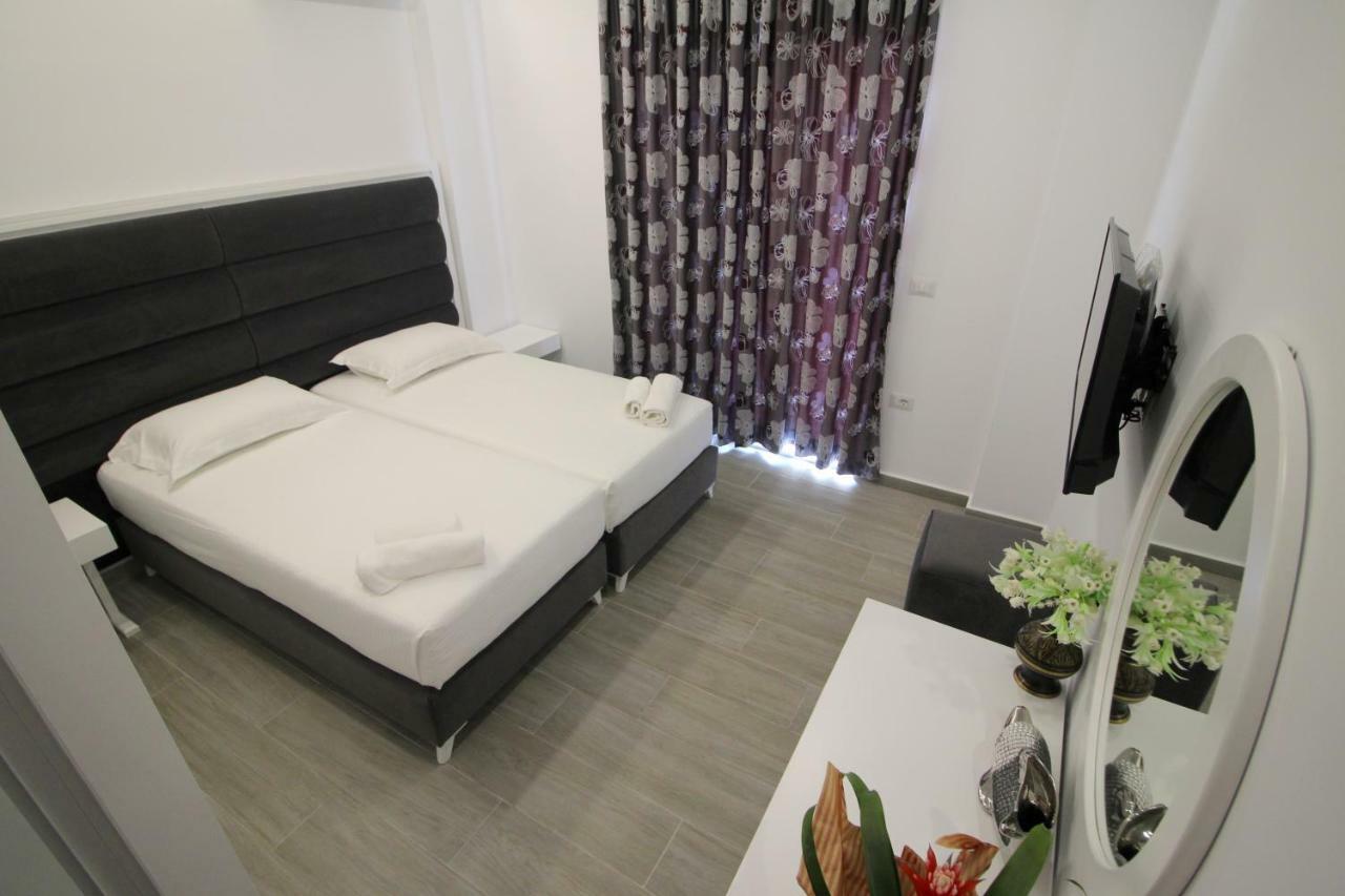 סרנדה Edina By Hp Hotel מראה חיצוני תמונה