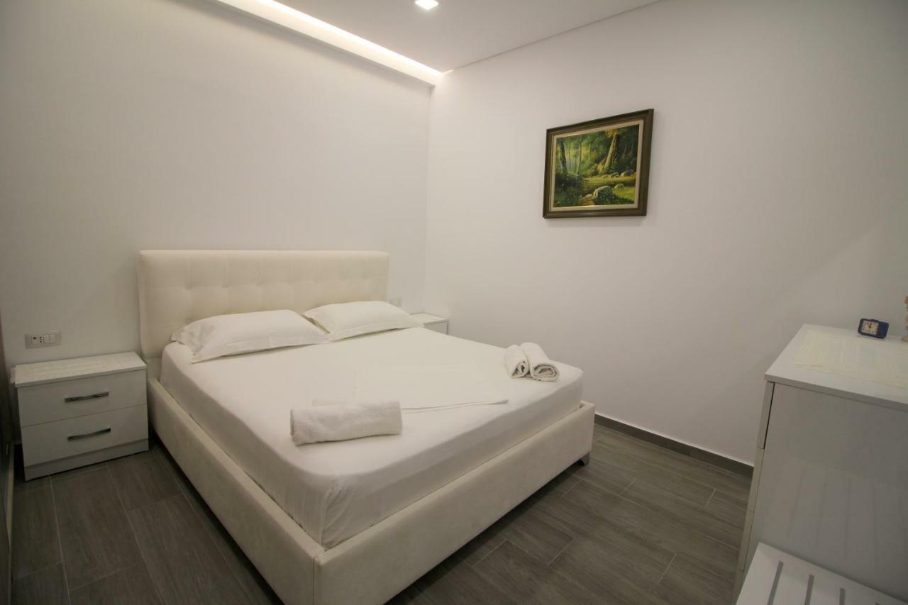סרנדה Edina By Hp Hotel מראה חיצוני תמונה