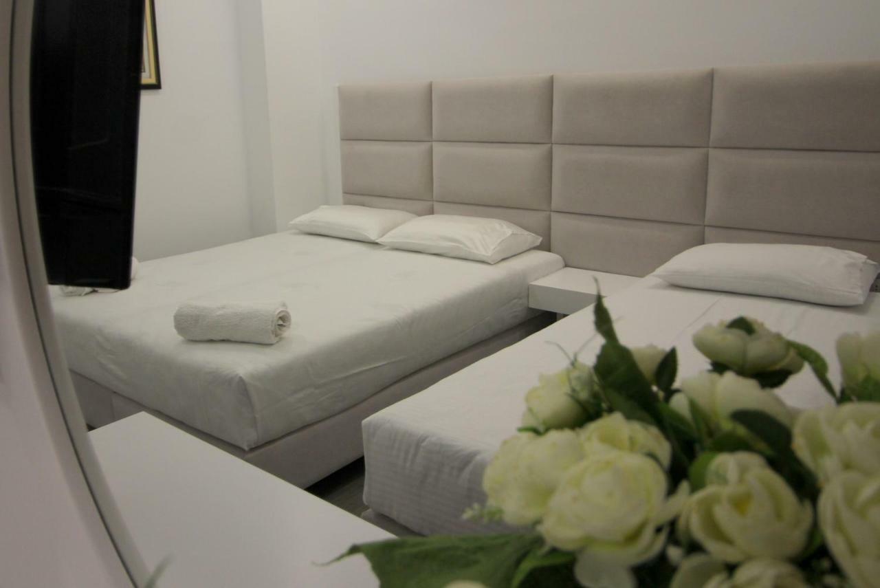 סרנדה Edina By Hp Hotel מראה חיצוני תמונה