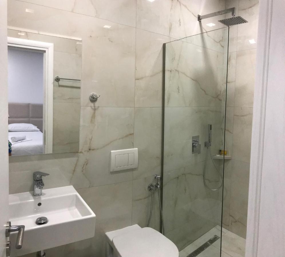 סרנדה Edina By Hp Hotel מראה חיצוני תמונה