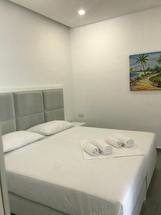 סרנדה Edina By Hp Hotel מראה חיצוני תמונה