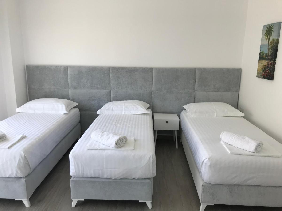 סרנדה Edina By Hp Hotel מראה חיצוני תמונה